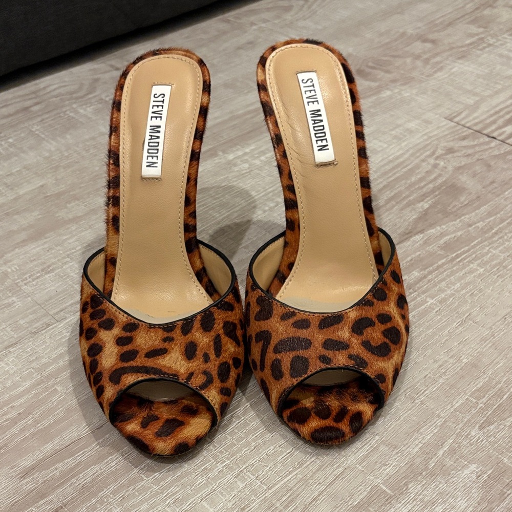 Steve Madden Tan Leopard Mules